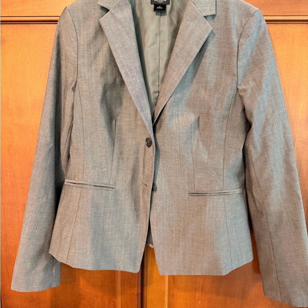 Ann Taylor Gray Blazer with Notched Lapel and Textured Fabric